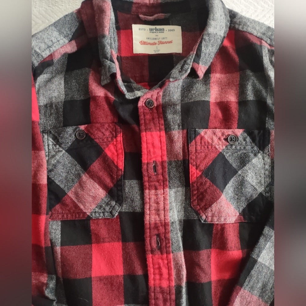 Plaid Flannel Shirt Red And Black Soft Boys Size L Excellent Condition